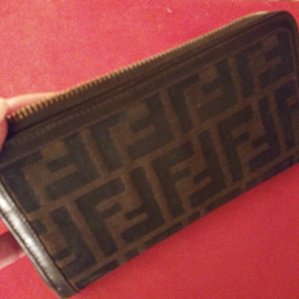 Fendi Wallet Authentic & Gorgeous
